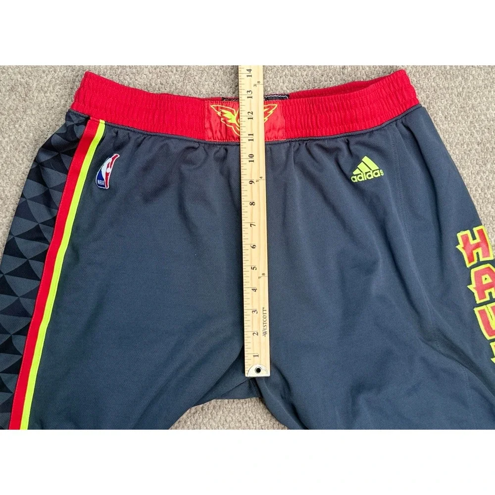 Adidas NBA Atlanta Hawks Multicolored Basketball Shorts Size Large‎